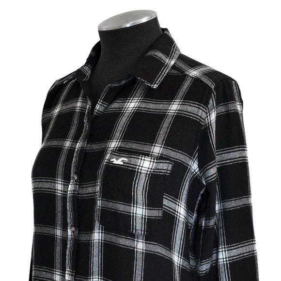 Hollister - Black and White Plaid Flannel Button Down Shirt - Small - Picture 7 of 8